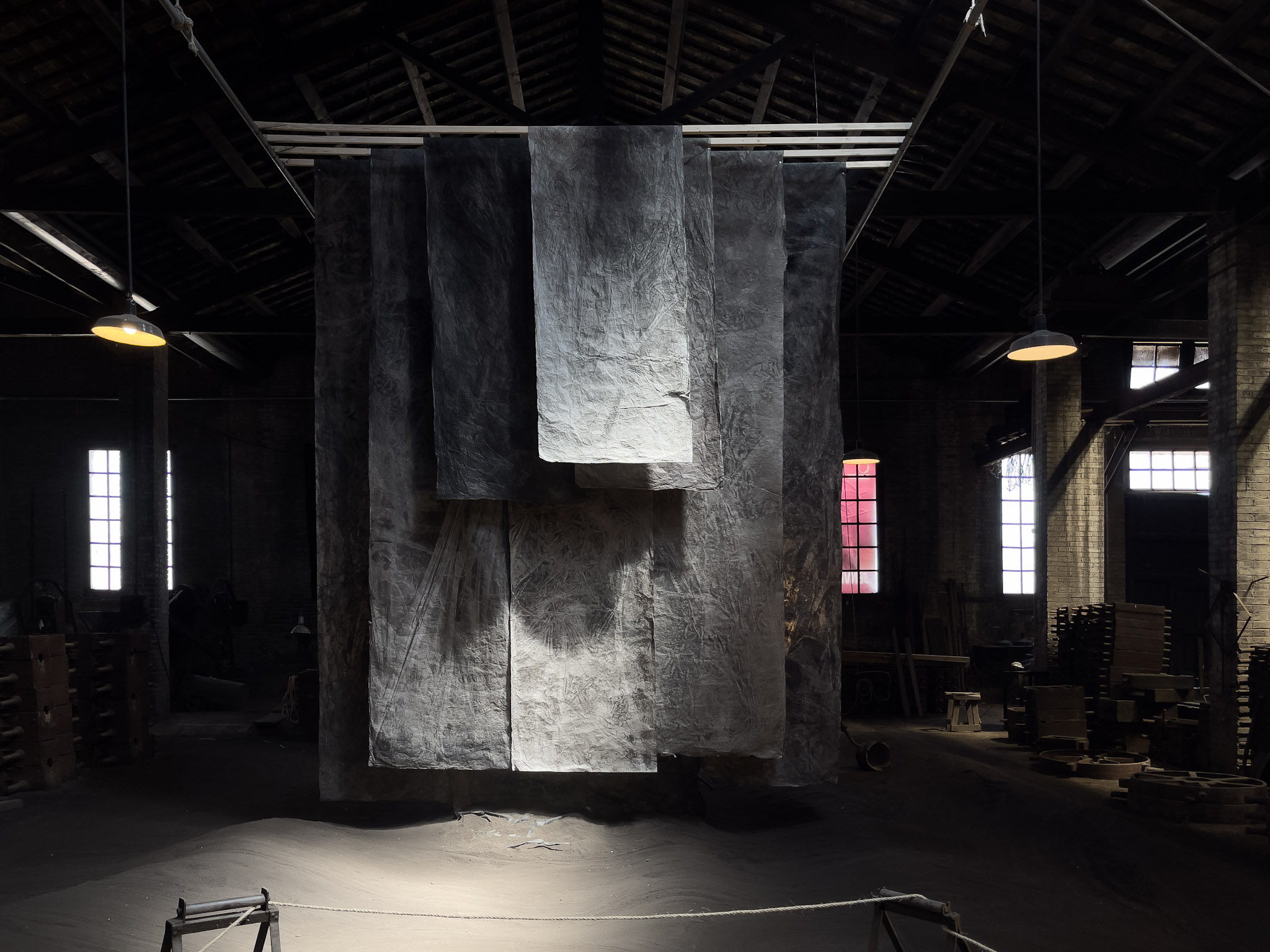 Instalación presentada en "Un món fràgil", Embarrat 2021, Cal Trepat, Tàrrega (Lleida, España)