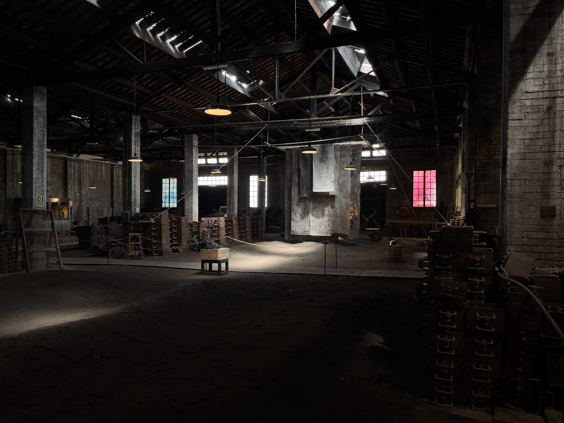 Instalación presentada en "Un món fràgil", Embarrat 2021, Cal Trepat, Tàrrega (Lleida, España)